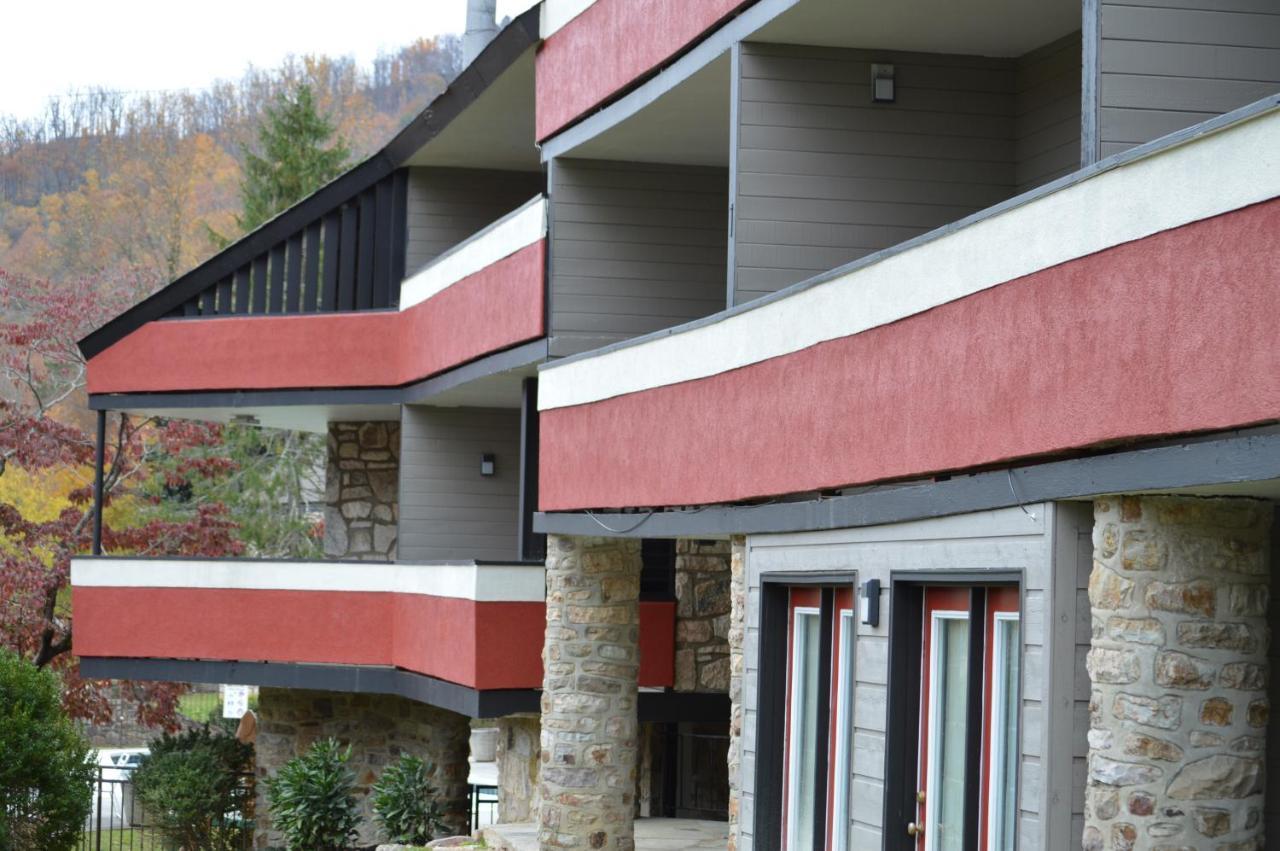 Chalet Inn ガトリンバーグ エクステリア 写真