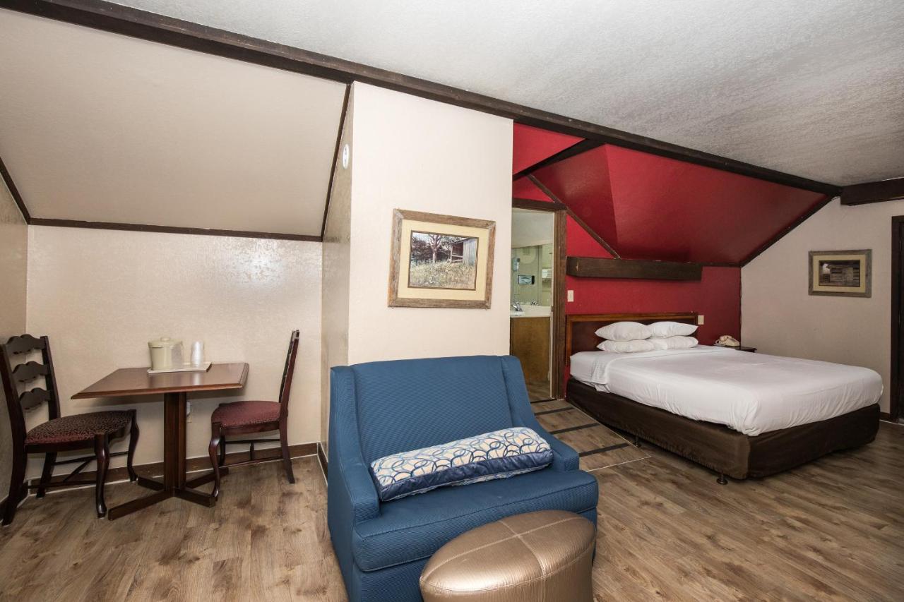 Chalet Inn ガトリンバーグ エクステリア 写真
