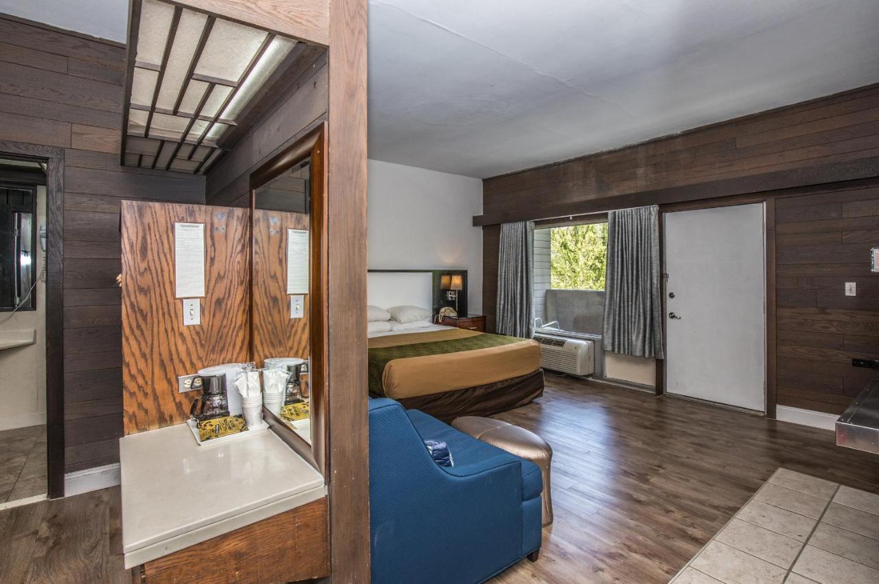 Chalet Inn ガトリンバーグ エクステリア 写真