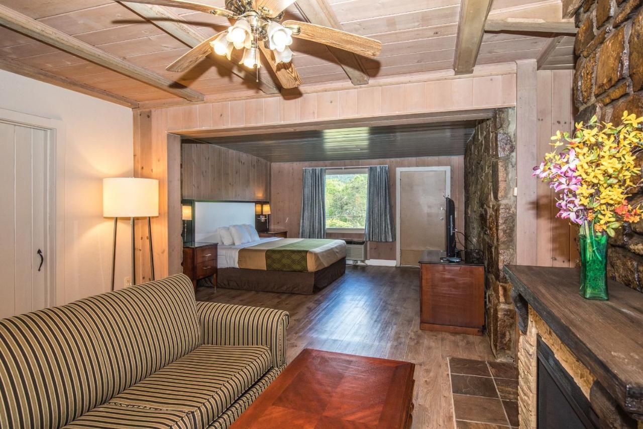 Chalet Inn ガトリンバーグ エクステリア 写真